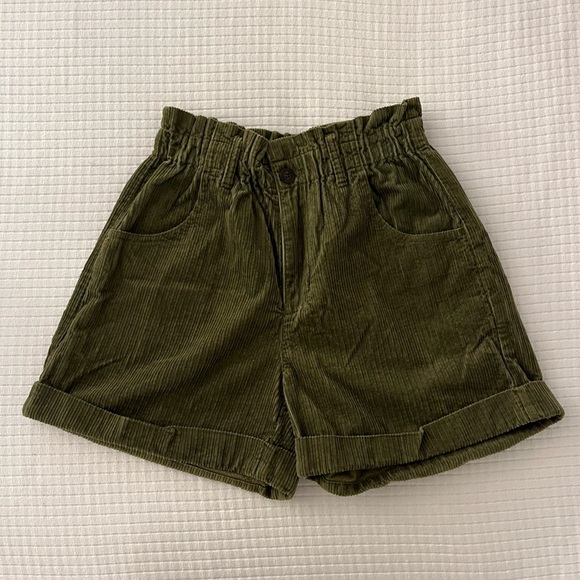 Madewell Corduroy Pull-On Paperbag Shorts in Olive - Picture 2 of 13